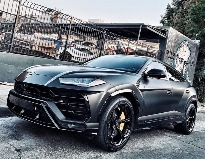 Black Lamborghini Urus